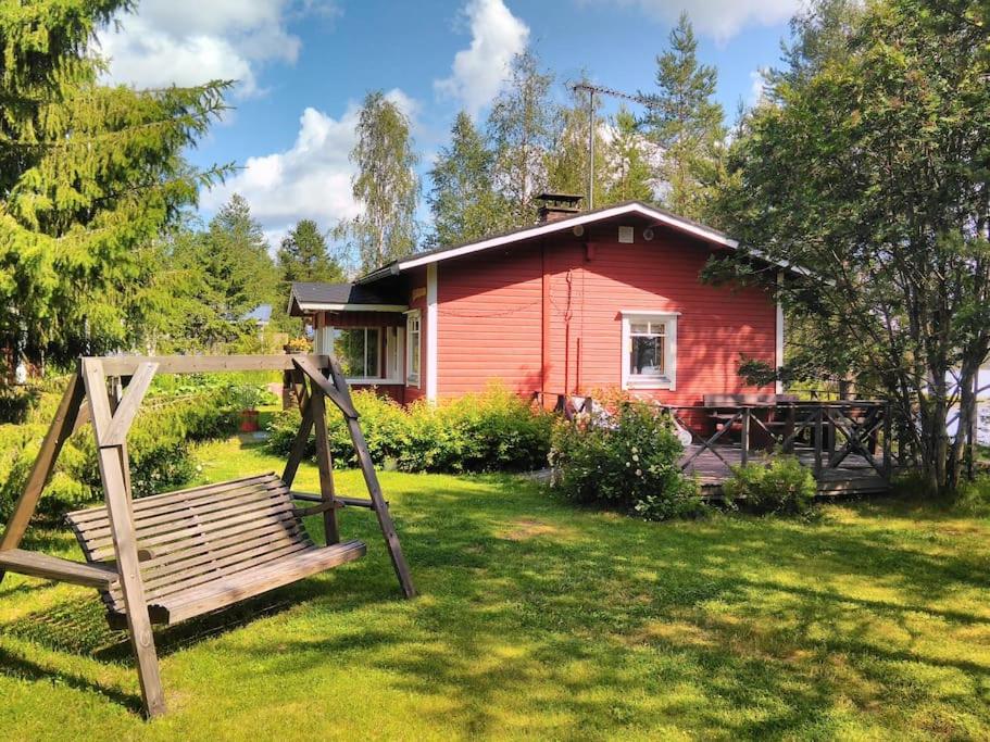 Lysti Cottage by the lake and magical countryside