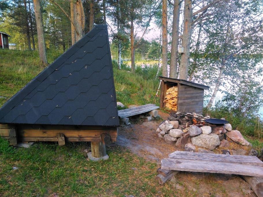 Lysti Cottage by the lake and magical countryside
