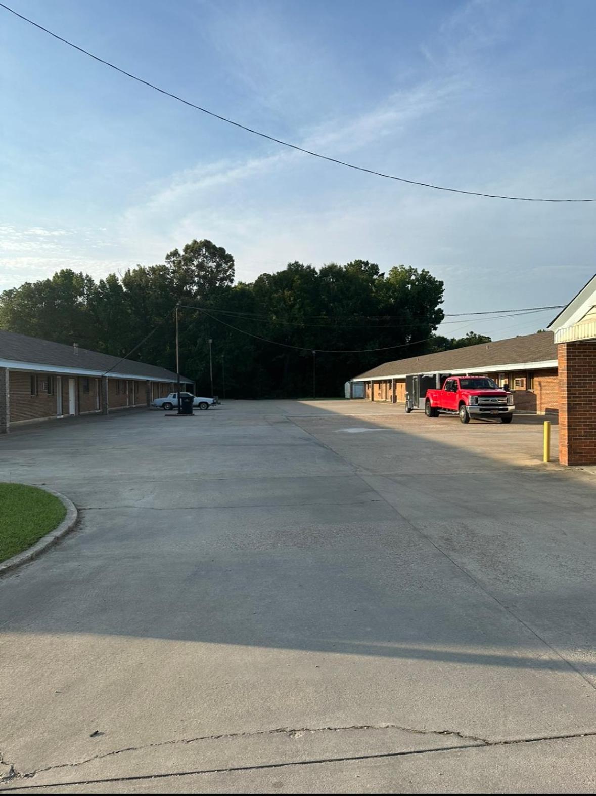 Hotel Travel Inn Montgomery AL - Image 1