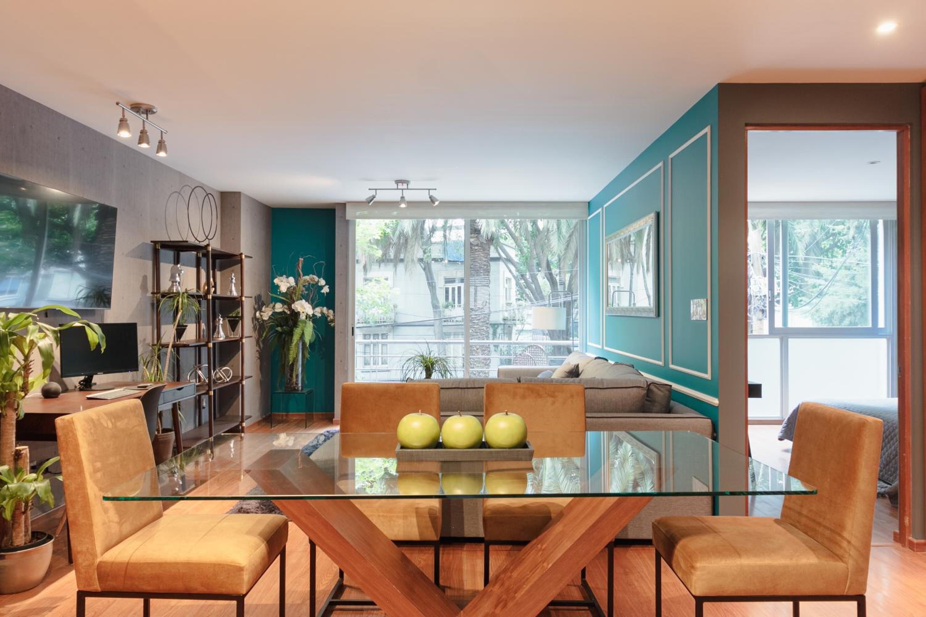 4 High-End Apartments with a Private Rooftop in Exclusive Roma Norte for up to 22 guests