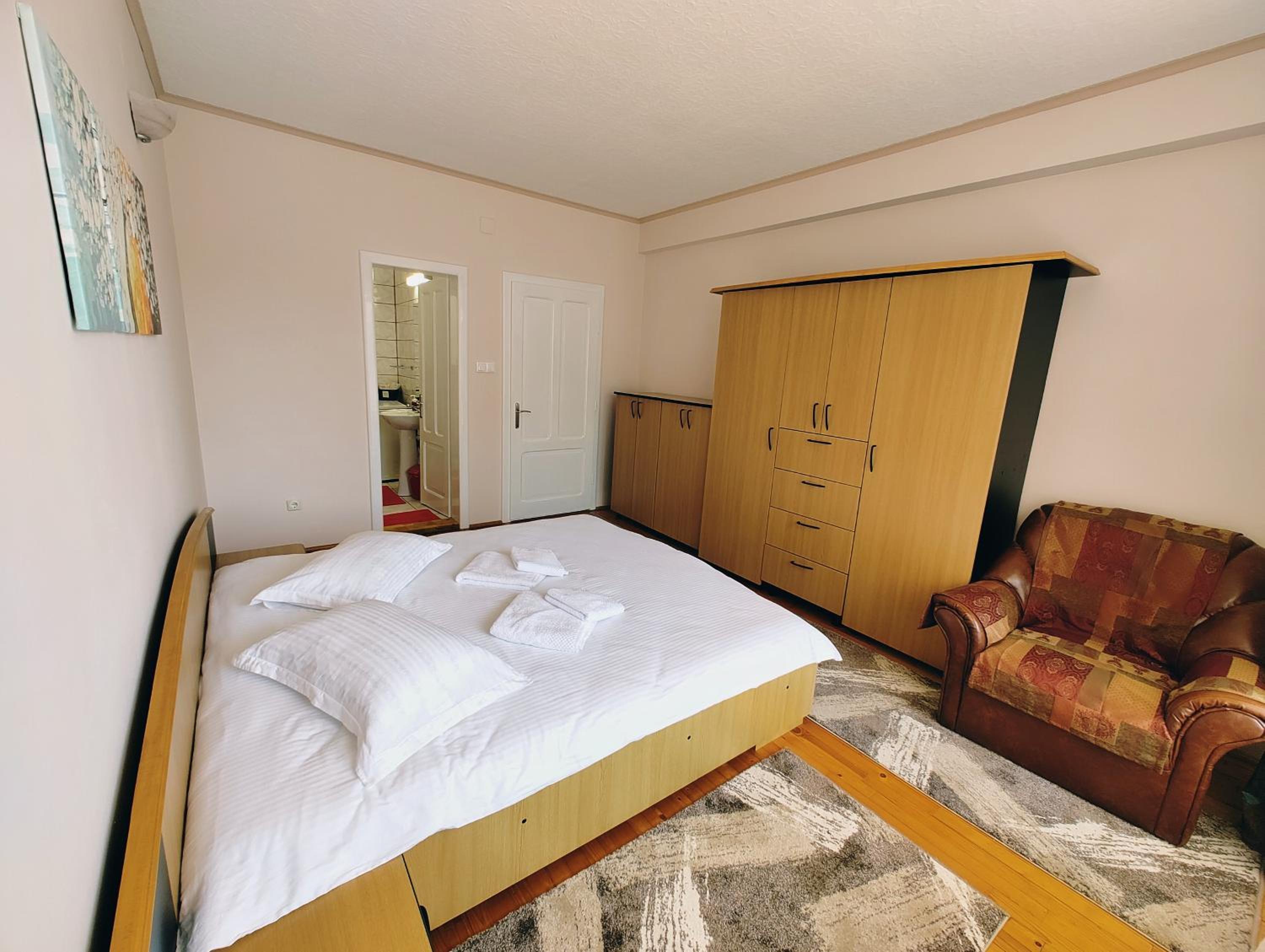 Ten's Apartment - spatios si linistit