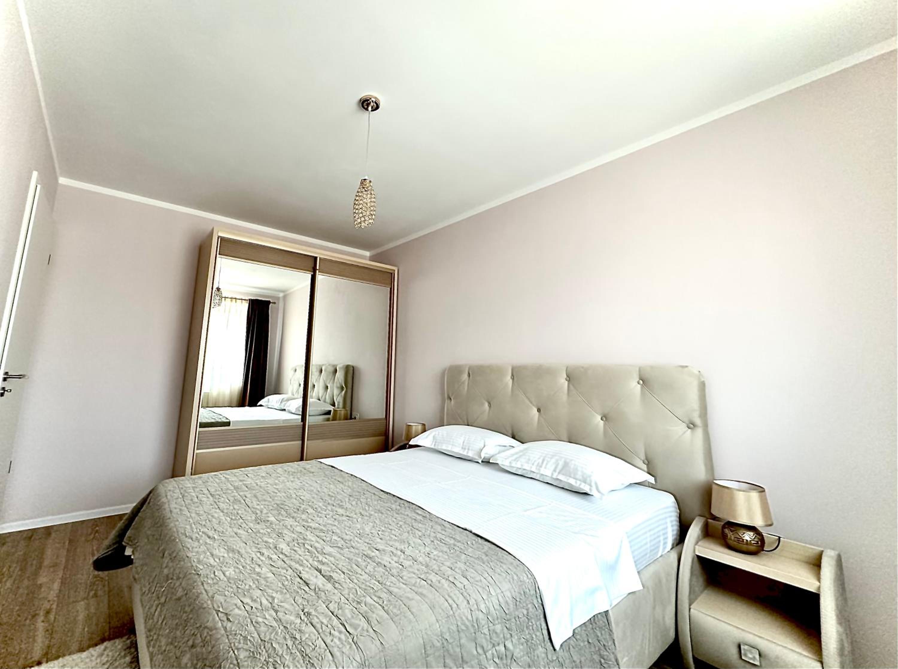 4FriendsCoresiBrasov Pink view 4