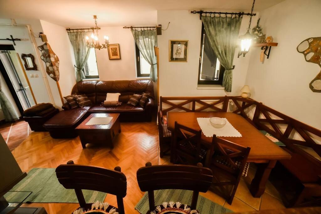 Apartman Konaci