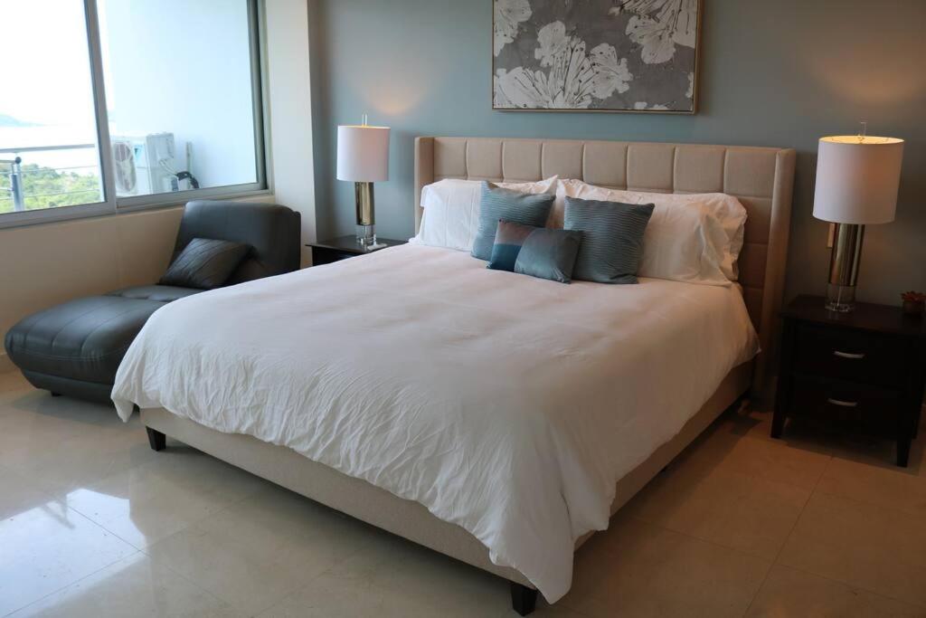 08B Luxury Oceanfront Resort Lifestyle Panama