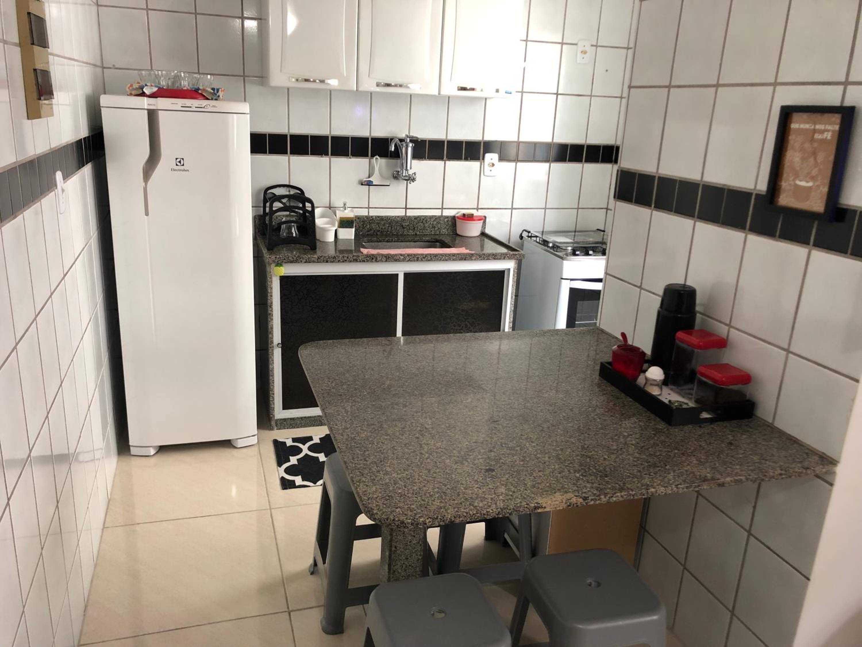 A Passos da Areia Apartamento 2 Quartos no Coração da Badalada Praia do Morro - WiFi Fibra