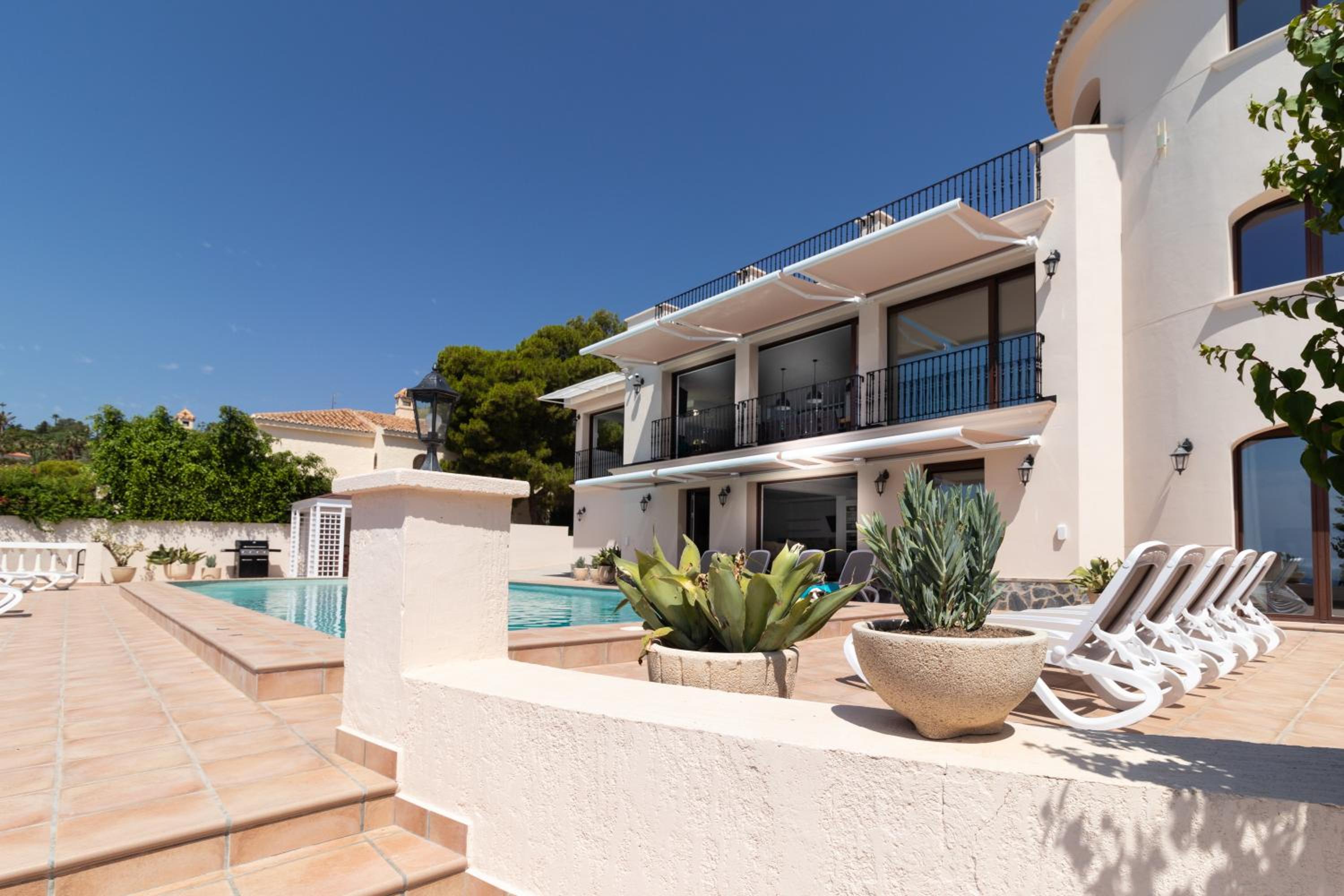 Villa Thorodin breathtaking 14P villa 1st line sea view 3