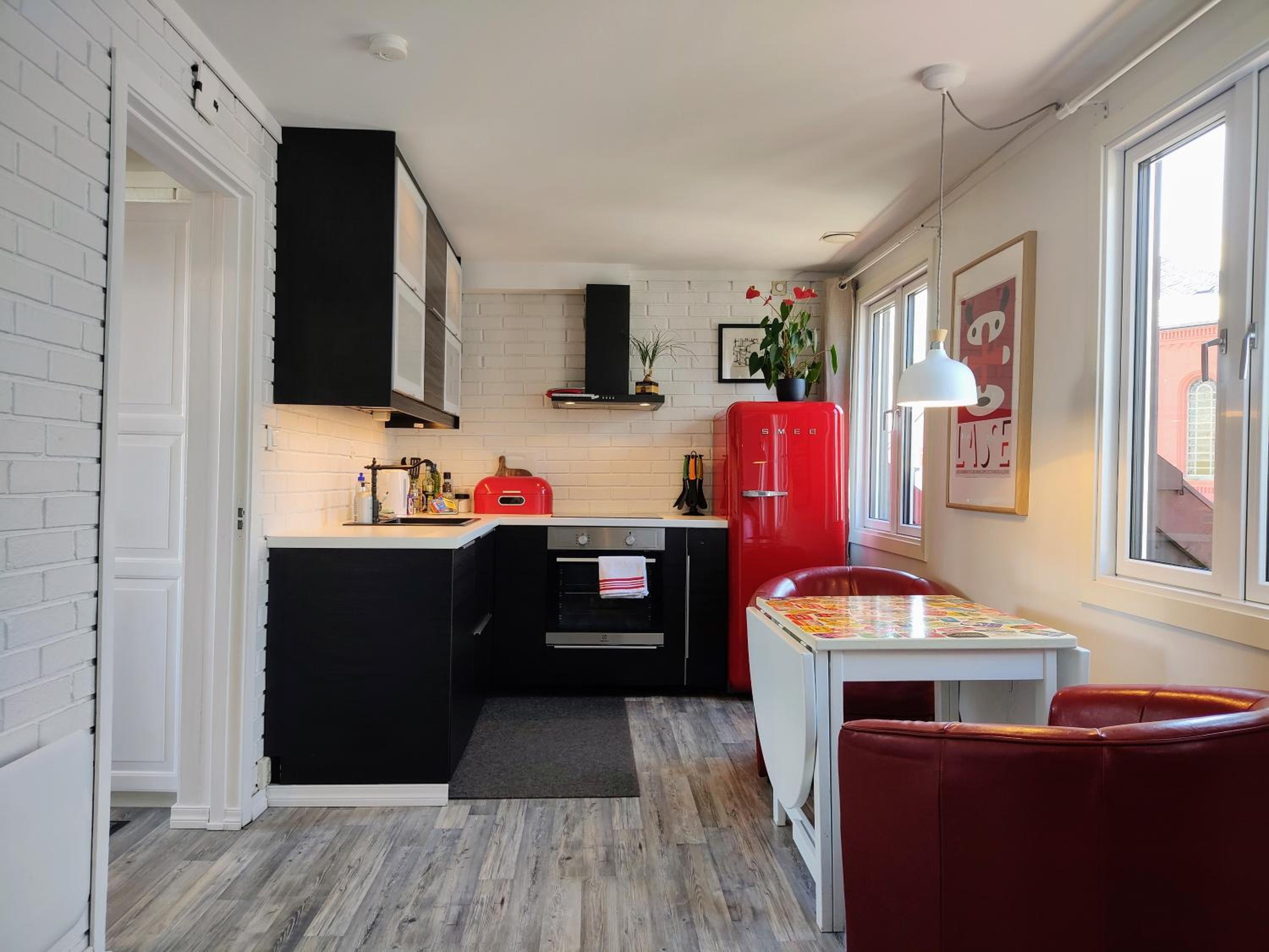 Cozee Central Apartments view 2