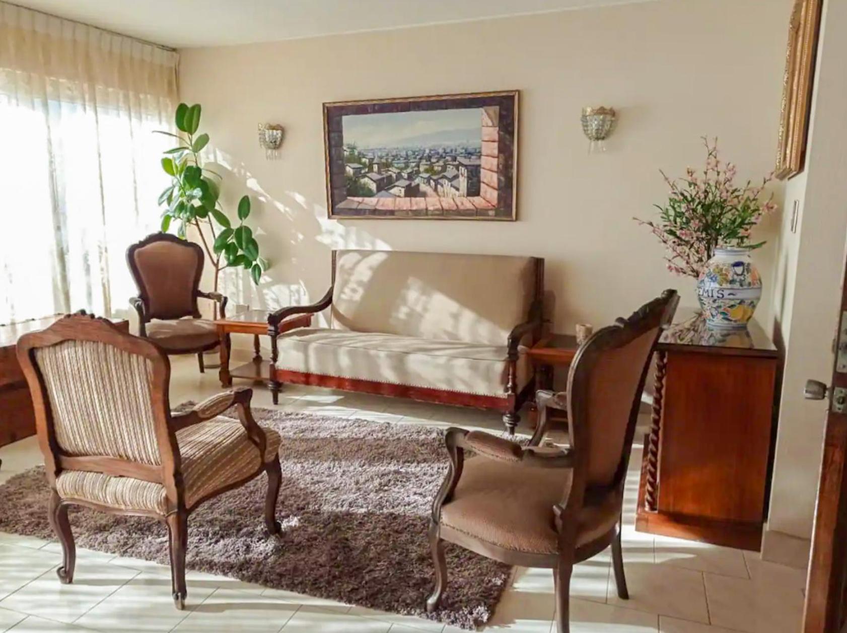 Espacioso y Hermoso departamento con vista 180º al mar insuperable! Excelente ubicación, conexión directa a la playa - caminable, con estacionamiento, vigi