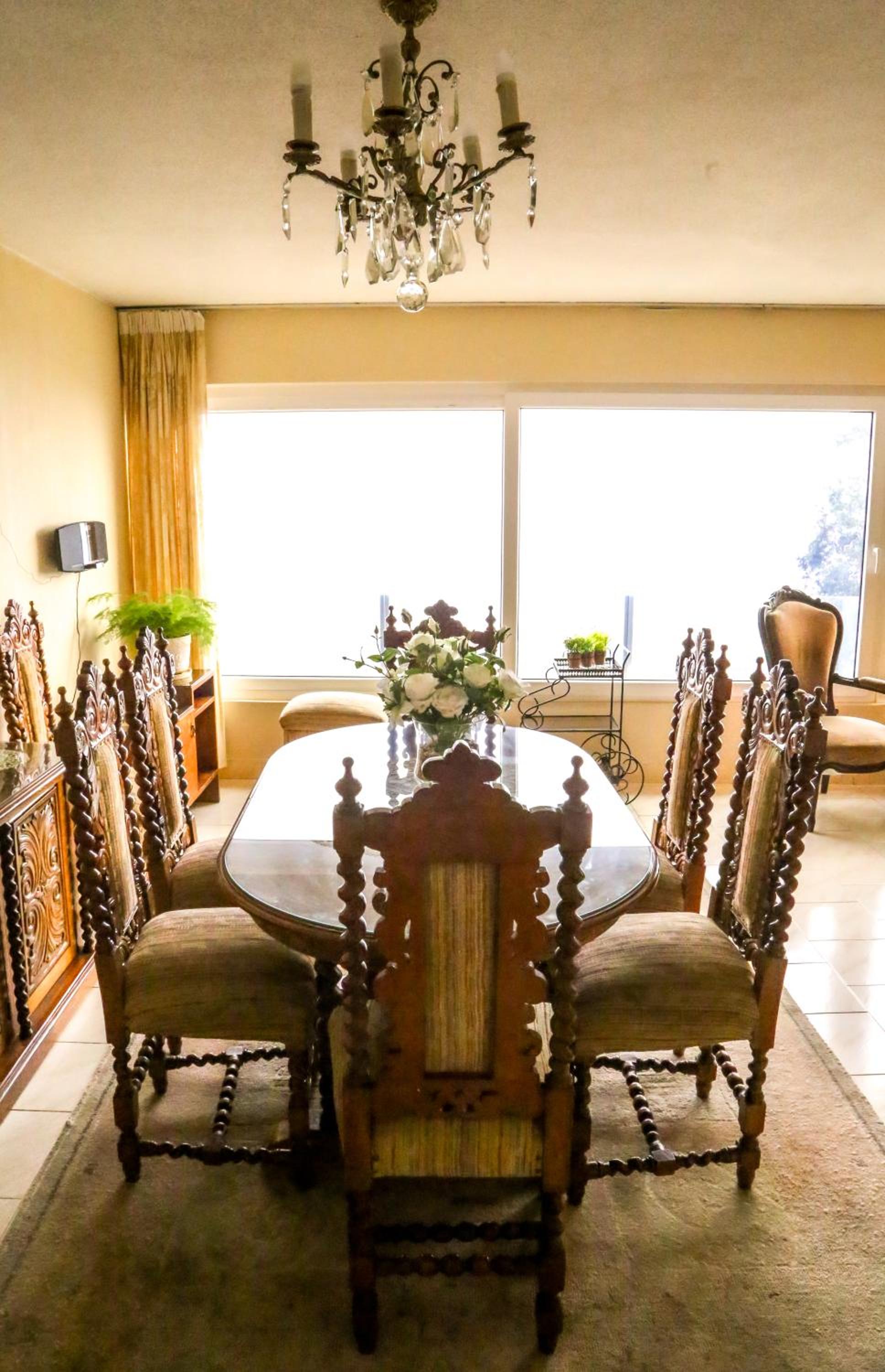 Espacioso y Hermoso departamento con vista 180º al mar insuperable! Excelente ubicación, conexión directa a la playa - caminable, con estacionamiento, vigi