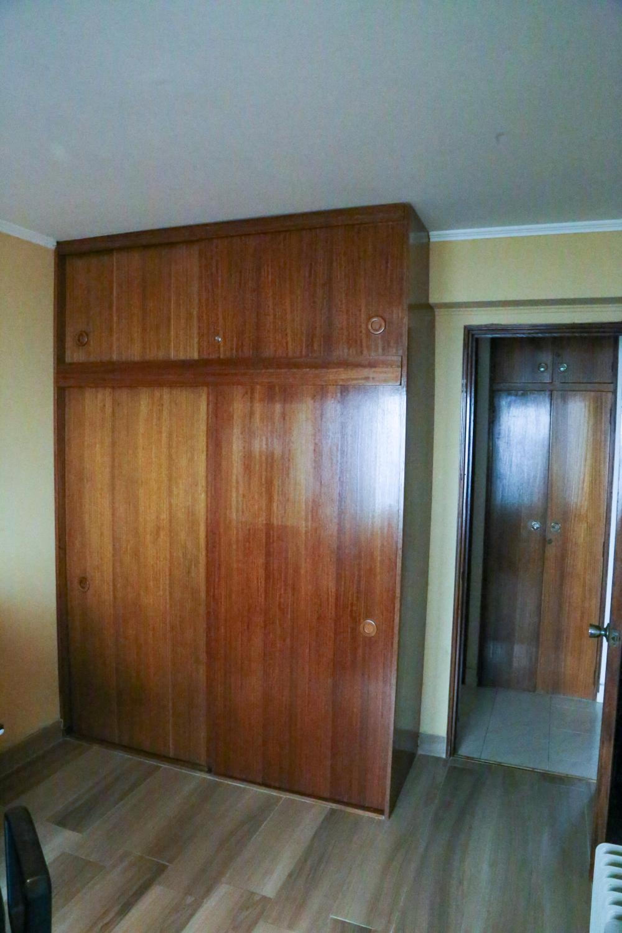 Espacioso y Hermoso departamento con vista 180º al mar insuperable! Excelente ubicación, conexión directa a la playa - caminable, con estacionamiento, vigi