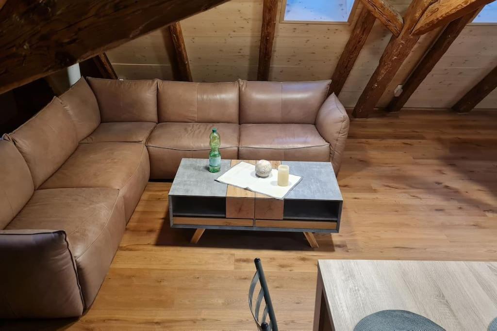 Wunderschöne Maisonette-Wohnung nahe des Zentrums mit kostenlosem Parkplatz