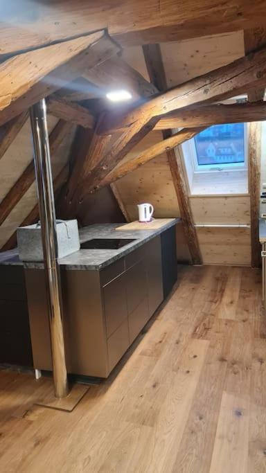 Wunderschöne Maisonette-Wohnung nahe des Zentrums mit kostenlosem Parkplatz
