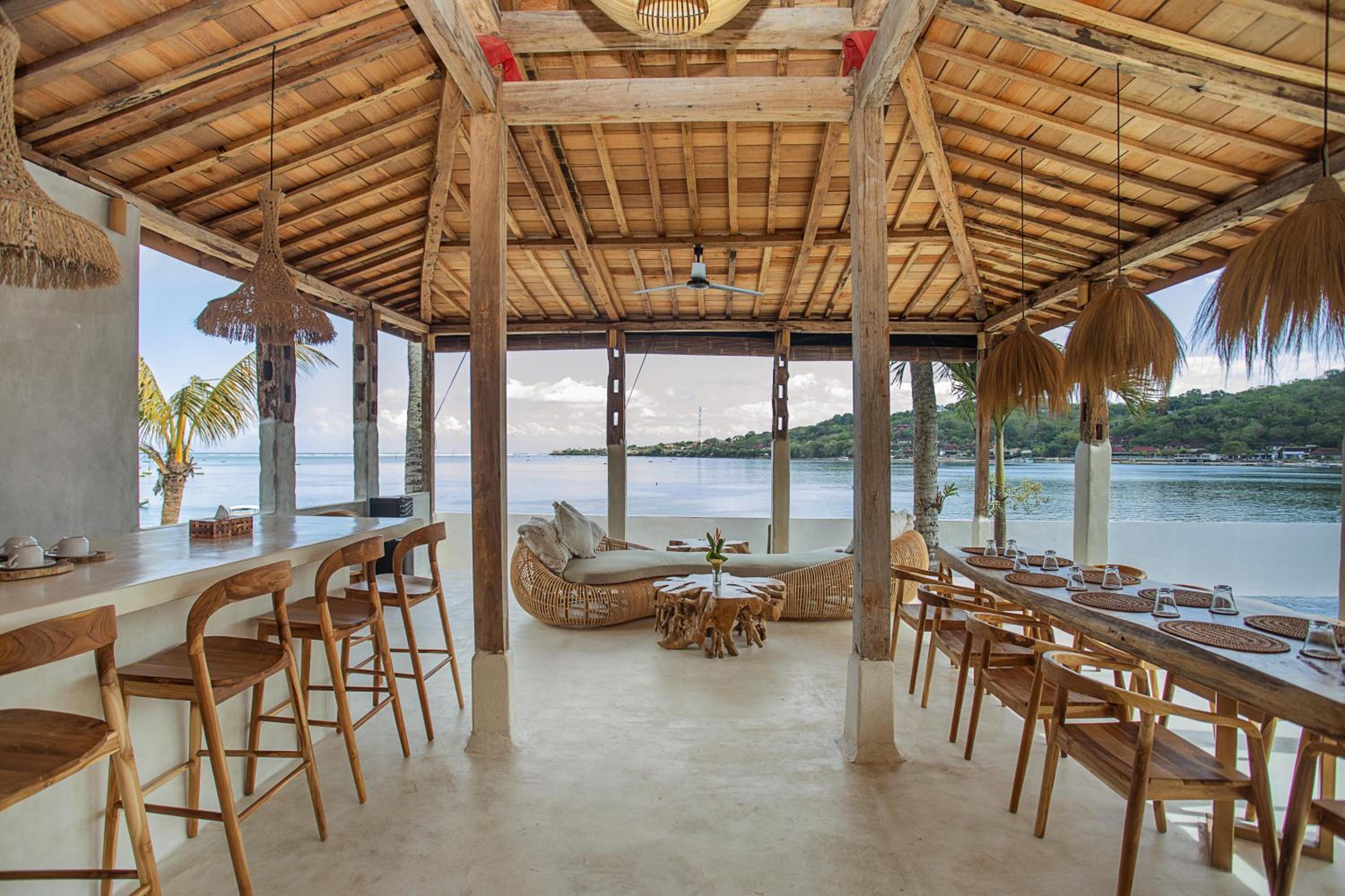 Sunset House Ceningan, 10 person beachview private villa view 2
