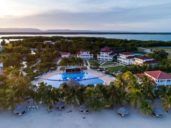 Villa Castello- Water Views & Resort Amenities