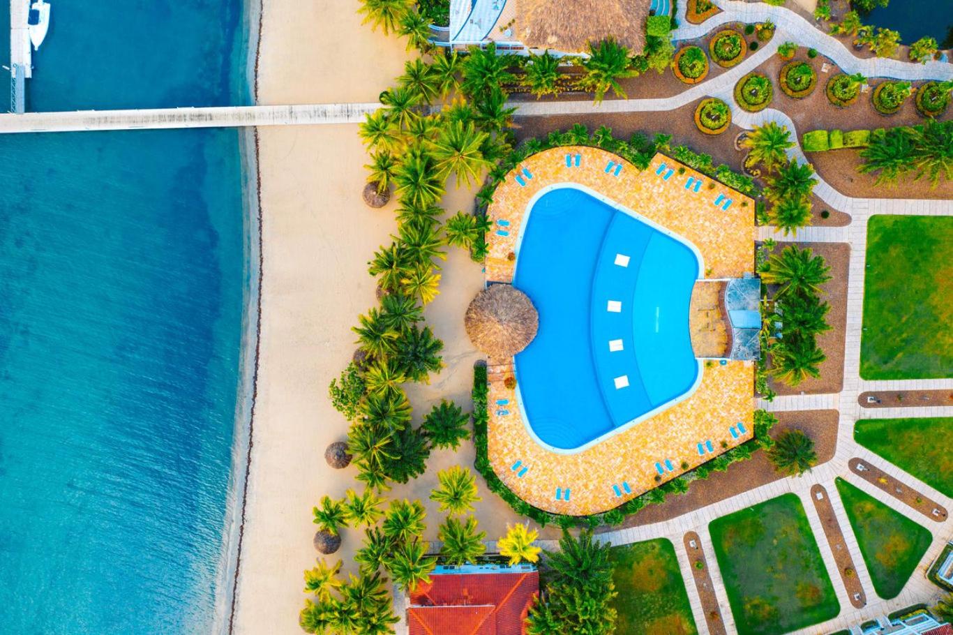 Villa Castello- Water Views & Resort Amenities