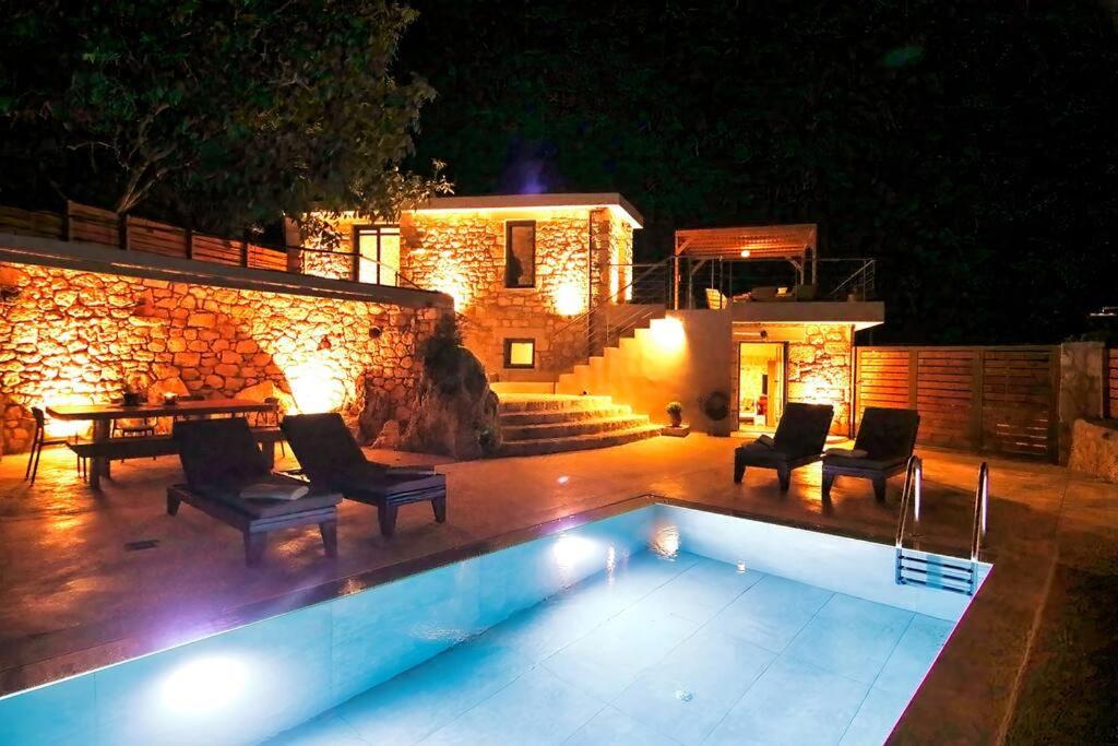 Pool Villa Leonidas Crete view 2
