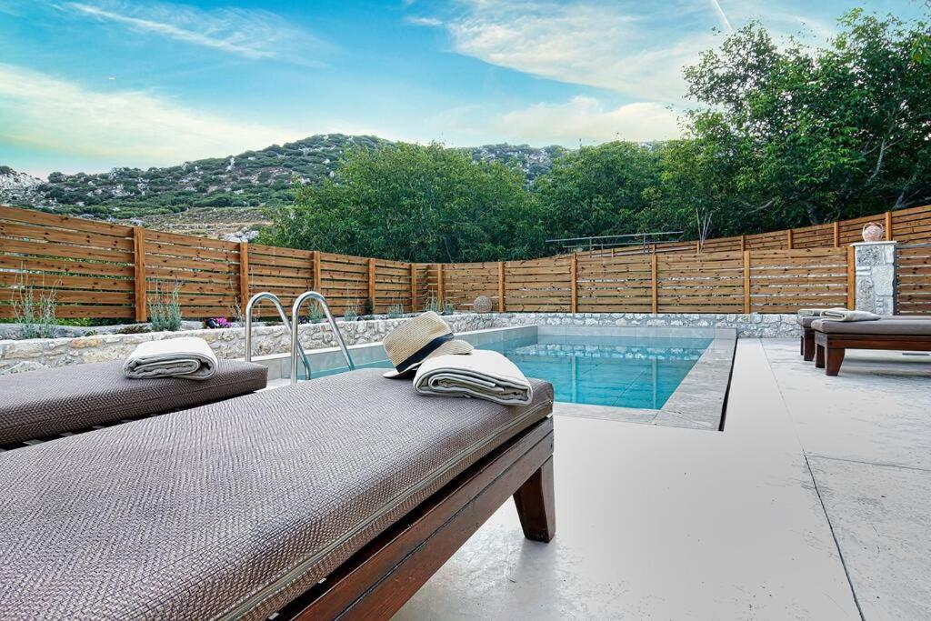 Pool Villa Leonidas Crete view 5