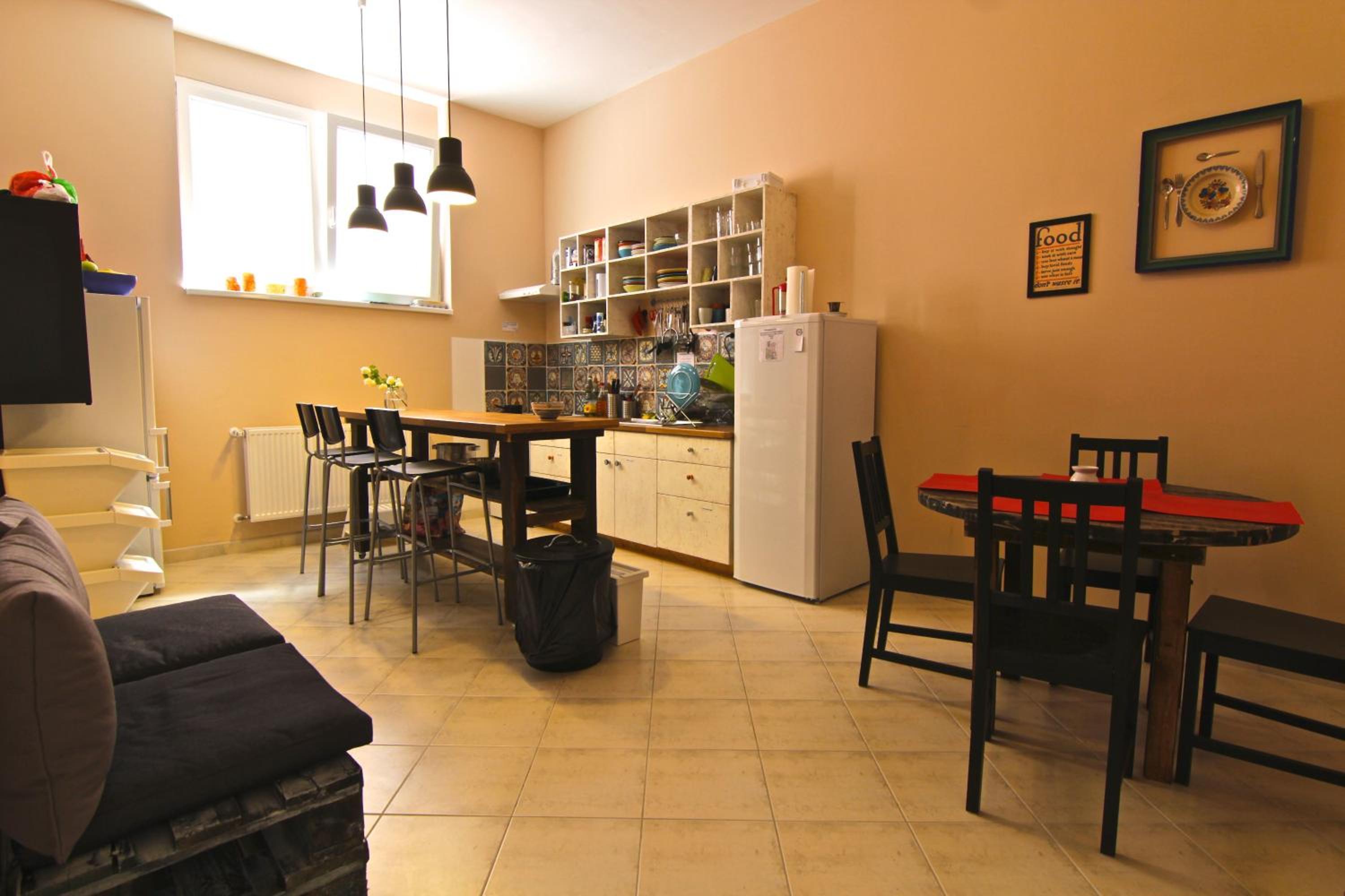 Falling Lakes Hostel