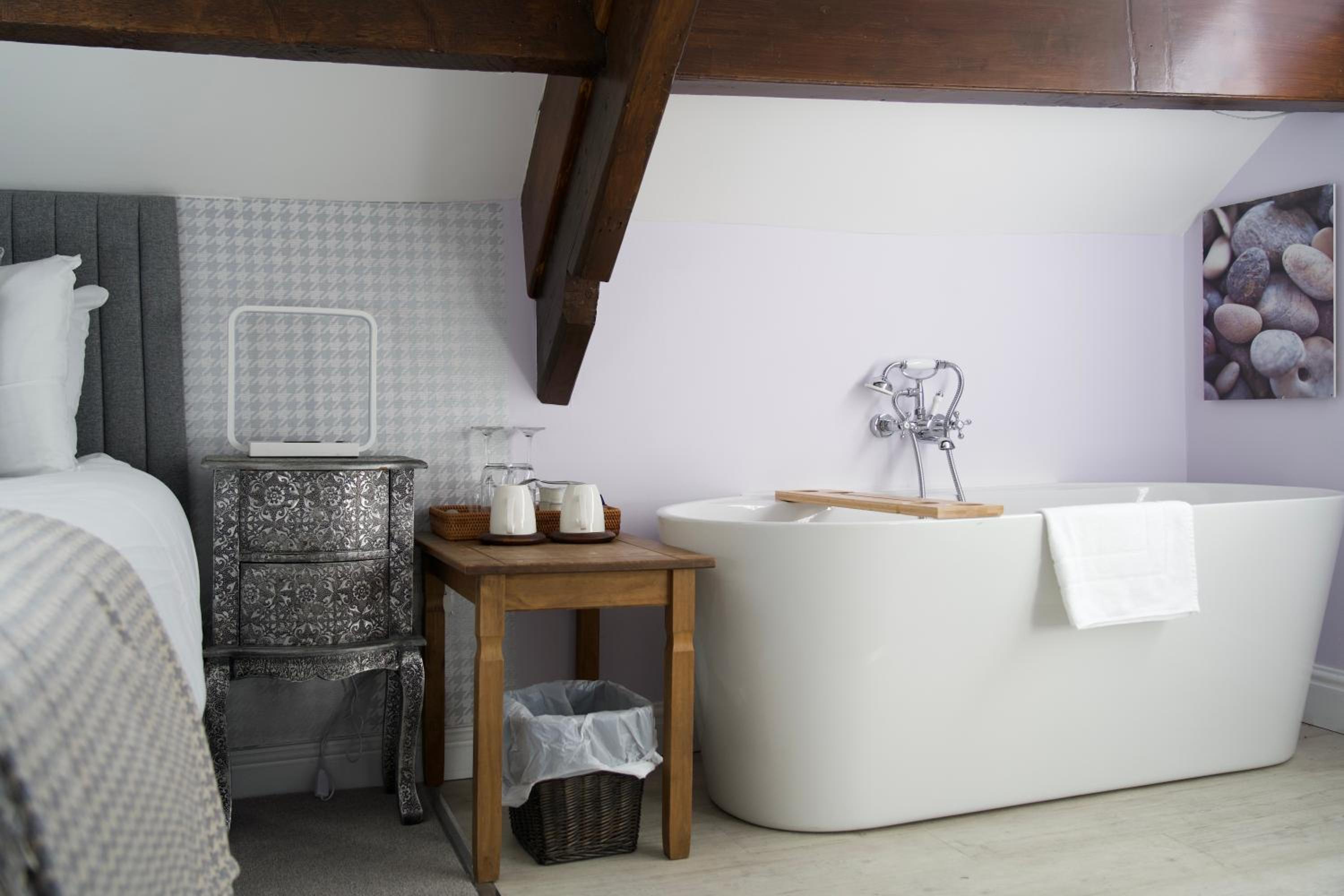 The Cottage - Room Only
