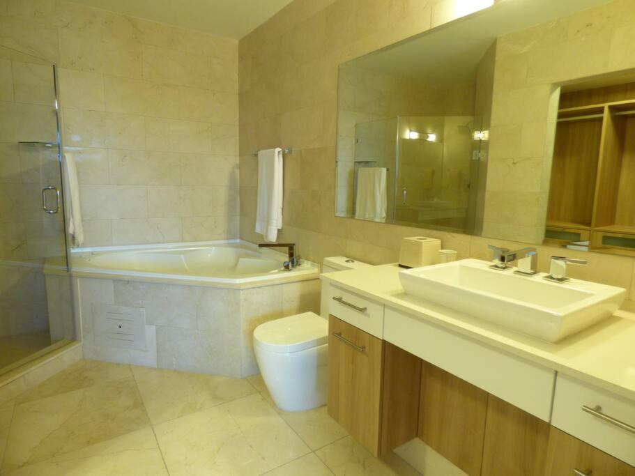 09E Luxury Ocean Views Great Special Rate Panama view 4
