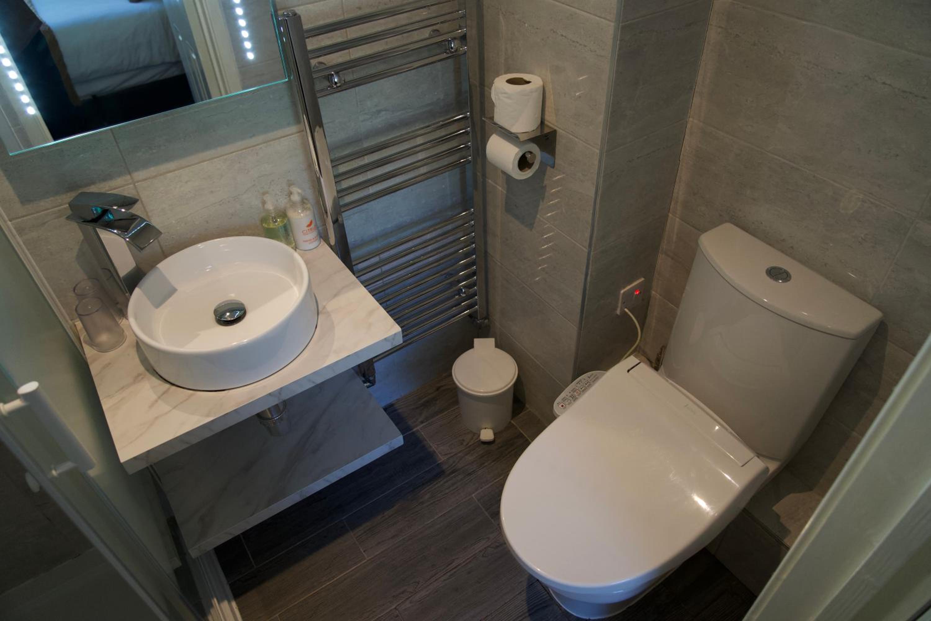 The Cottage - Room Only