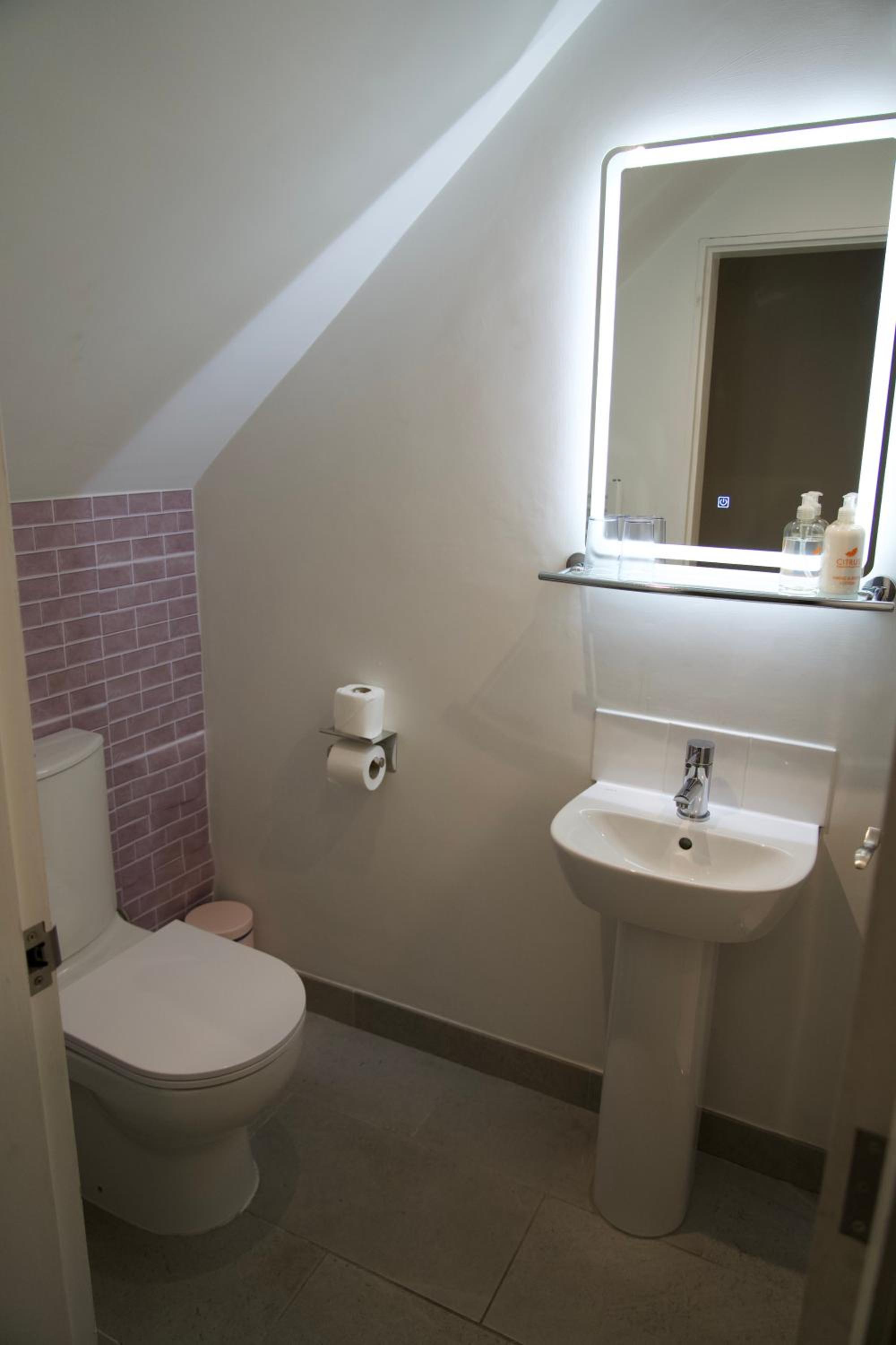 The Cottage - Room Only