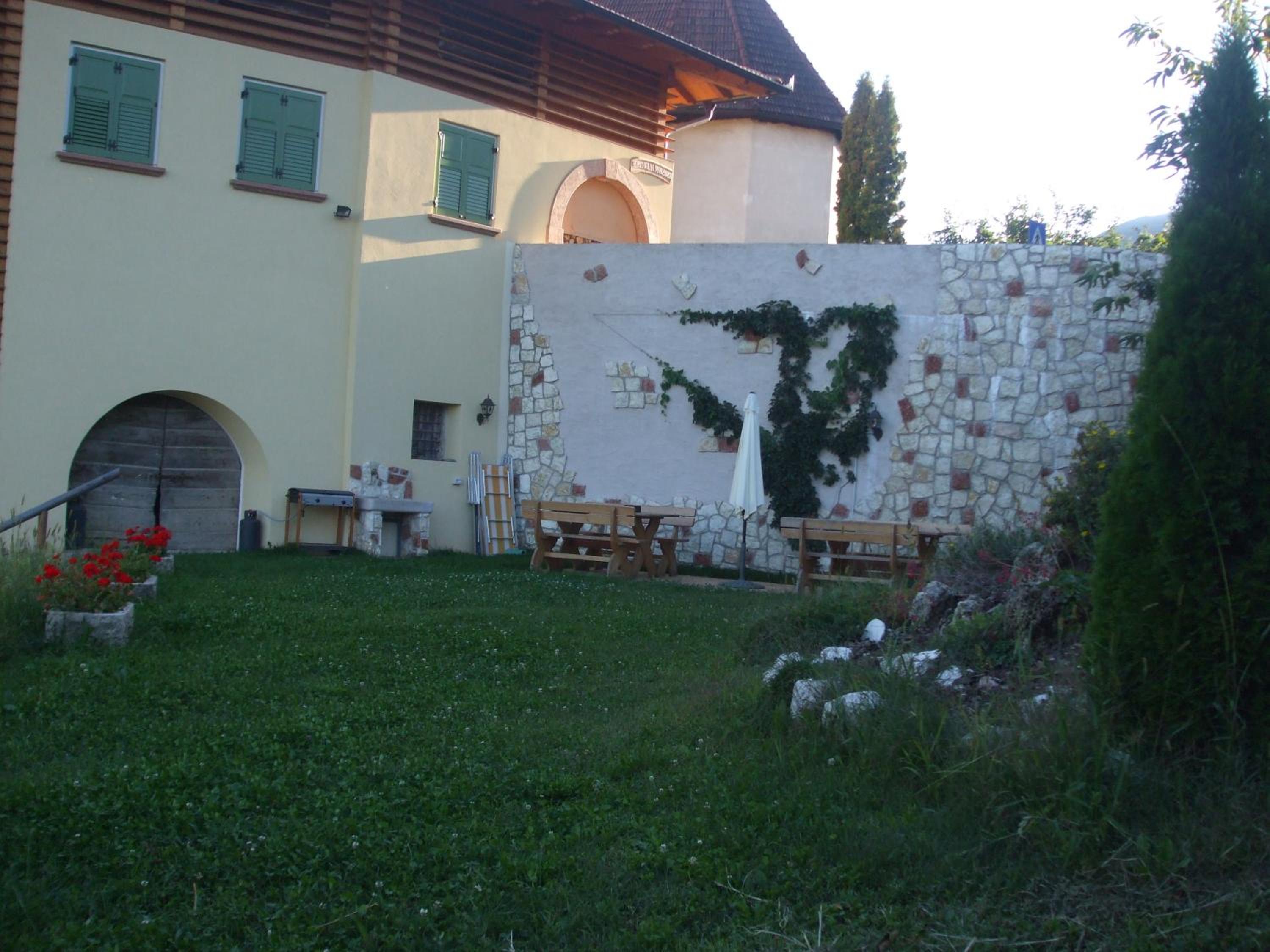 Photo 9