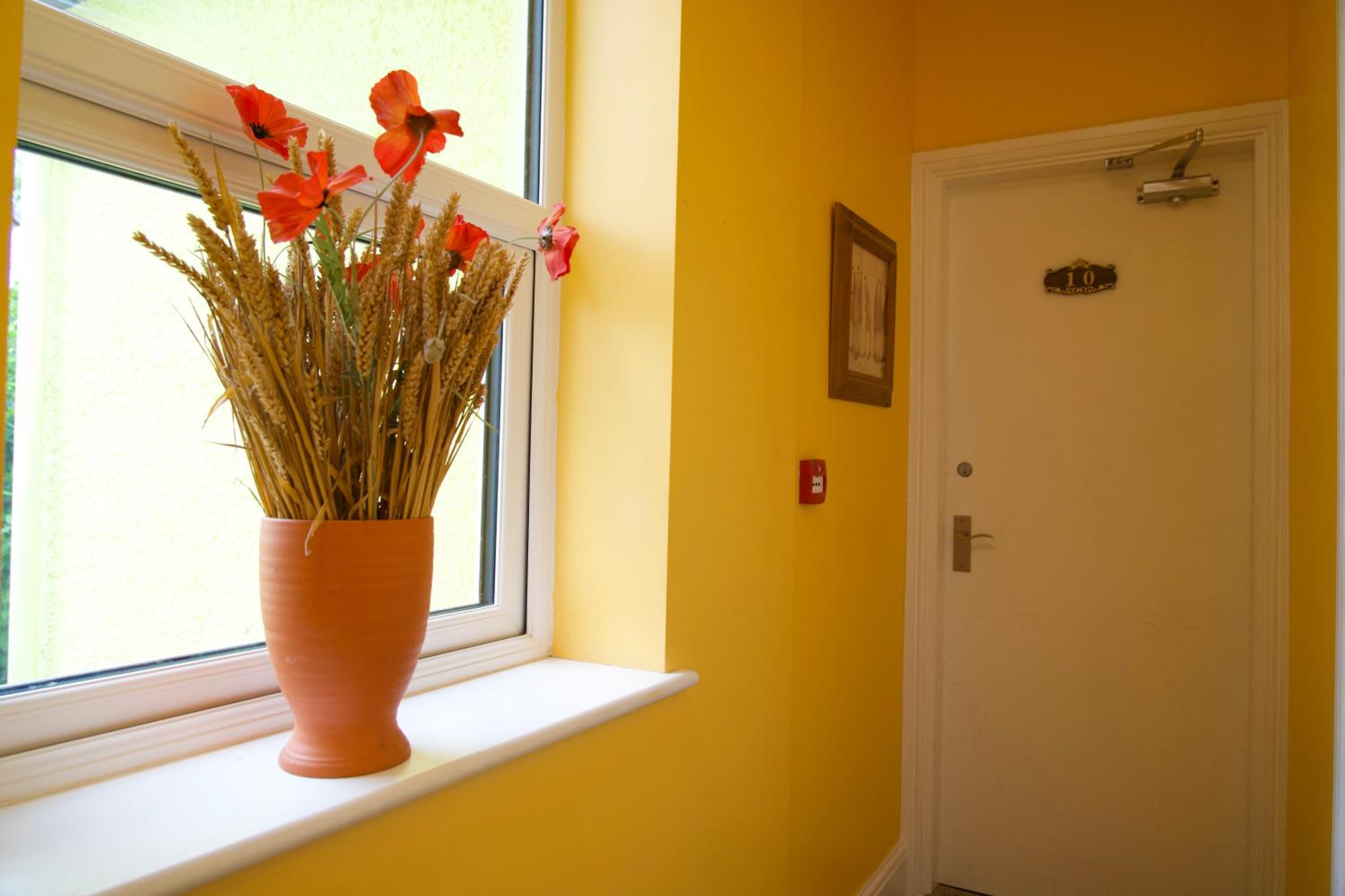 The Cottage - Room Only