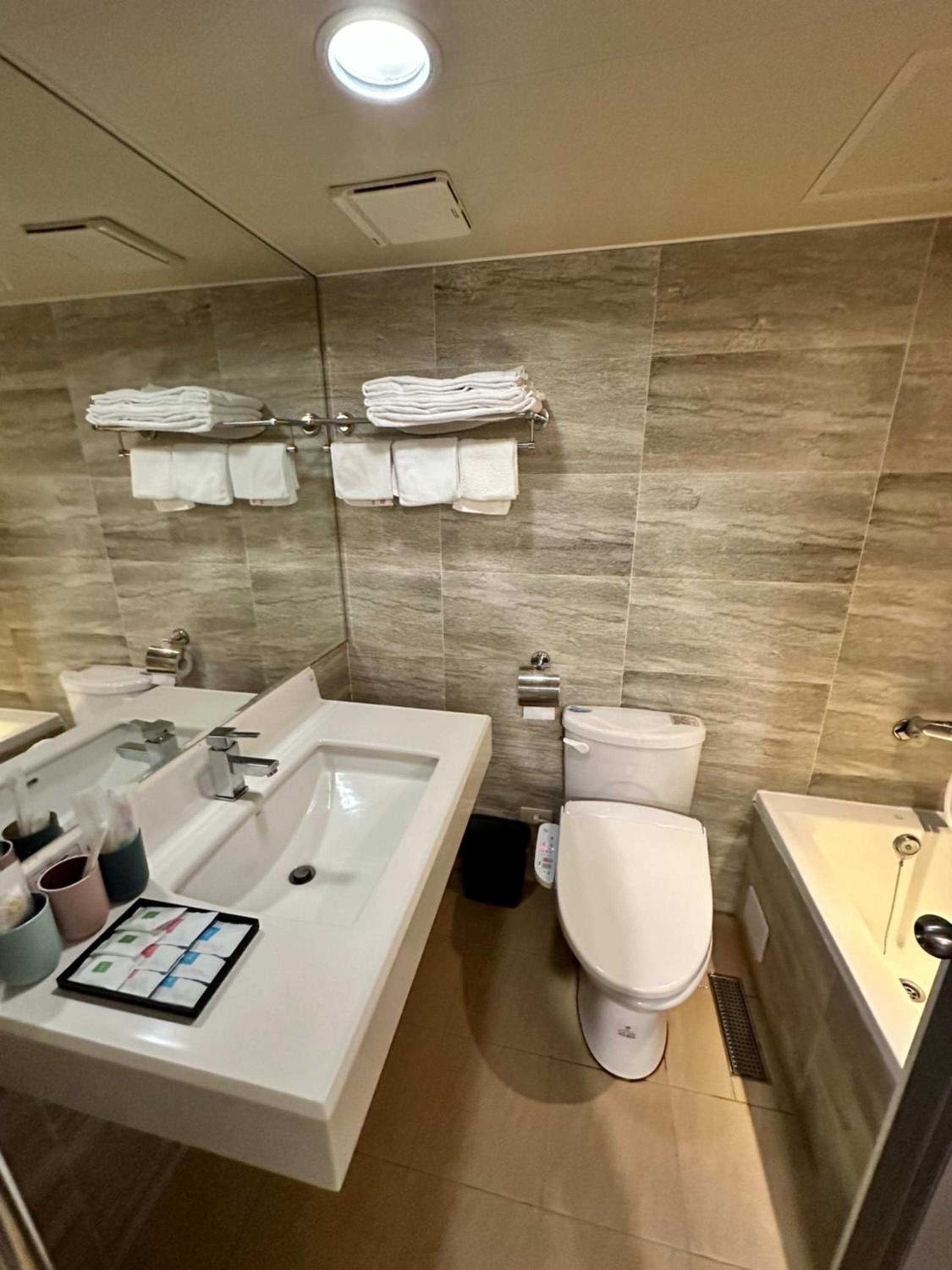 Golden Home Hotel