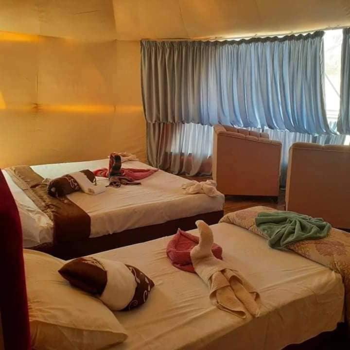 Sami Al Muzna Rum Camp