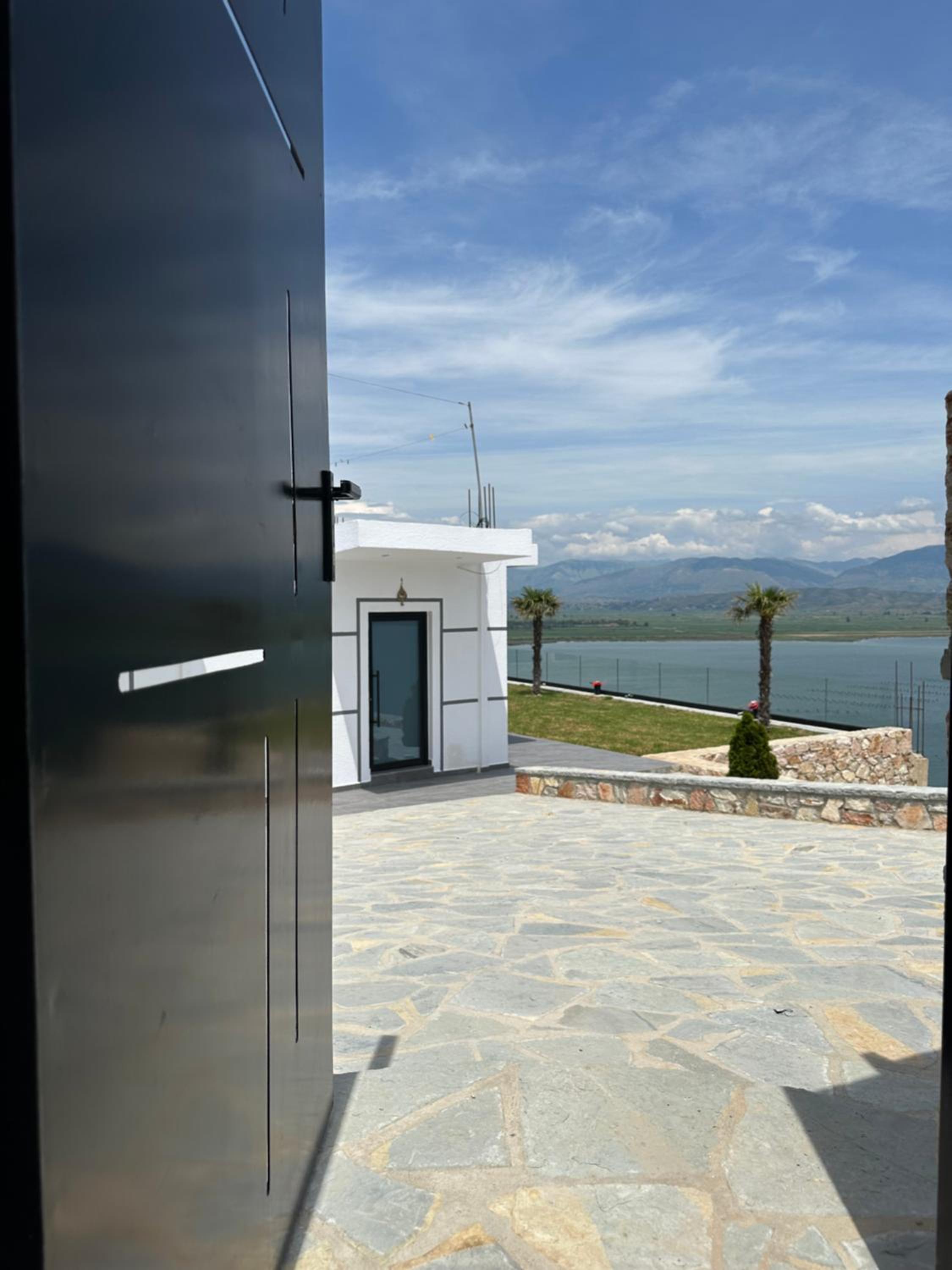 ILLYRIAN Paradise
