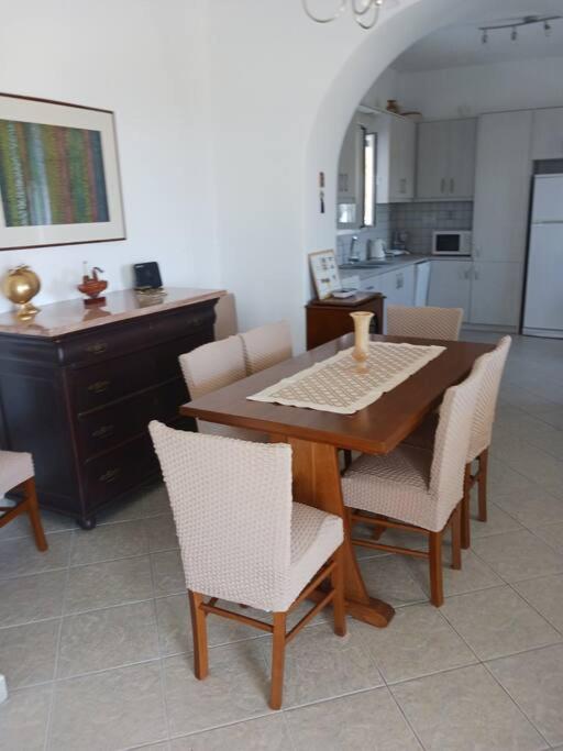 The Kamari Blue Dome house photo 3