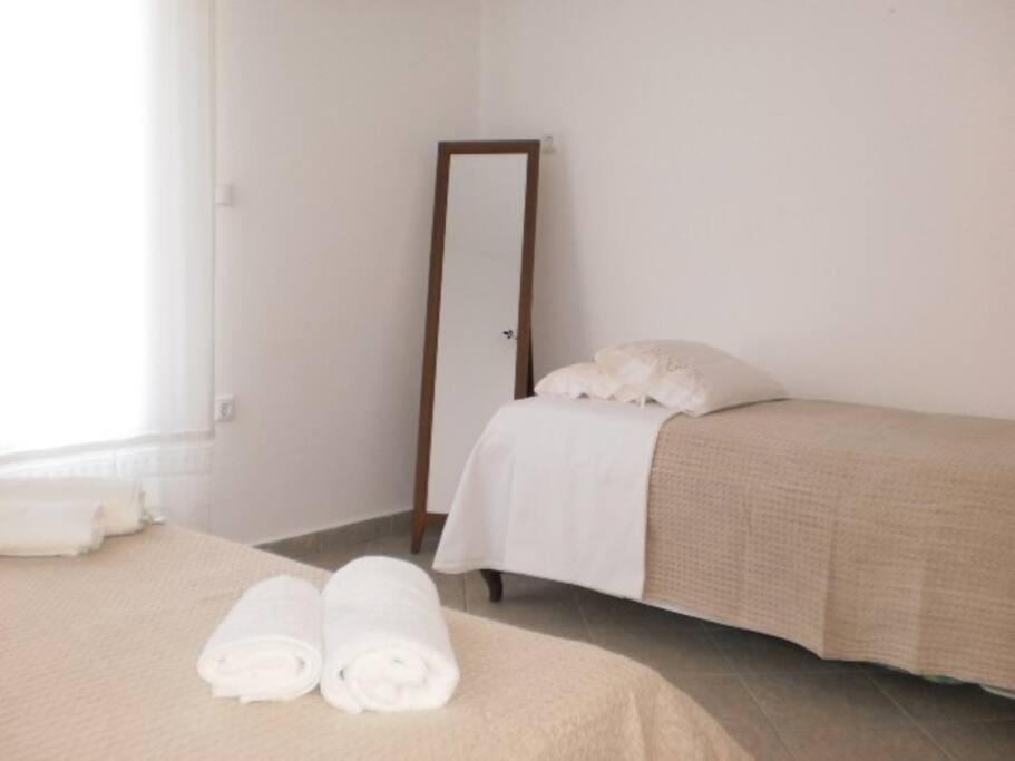 The Kamari Blue Dome house photo 4