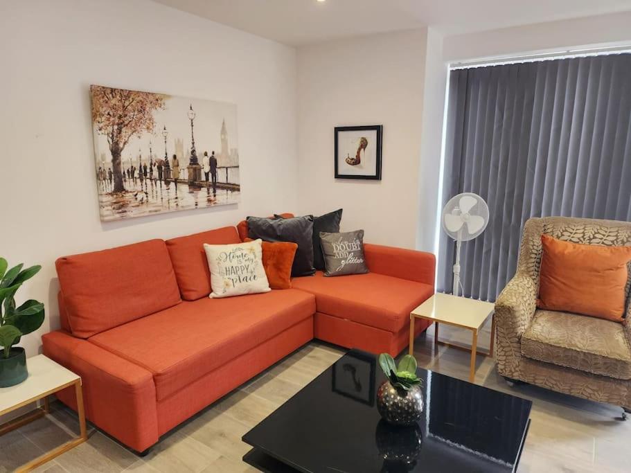 Paradigm Court, Modern 2-Bedroom Apartment F2, Oxford view 2