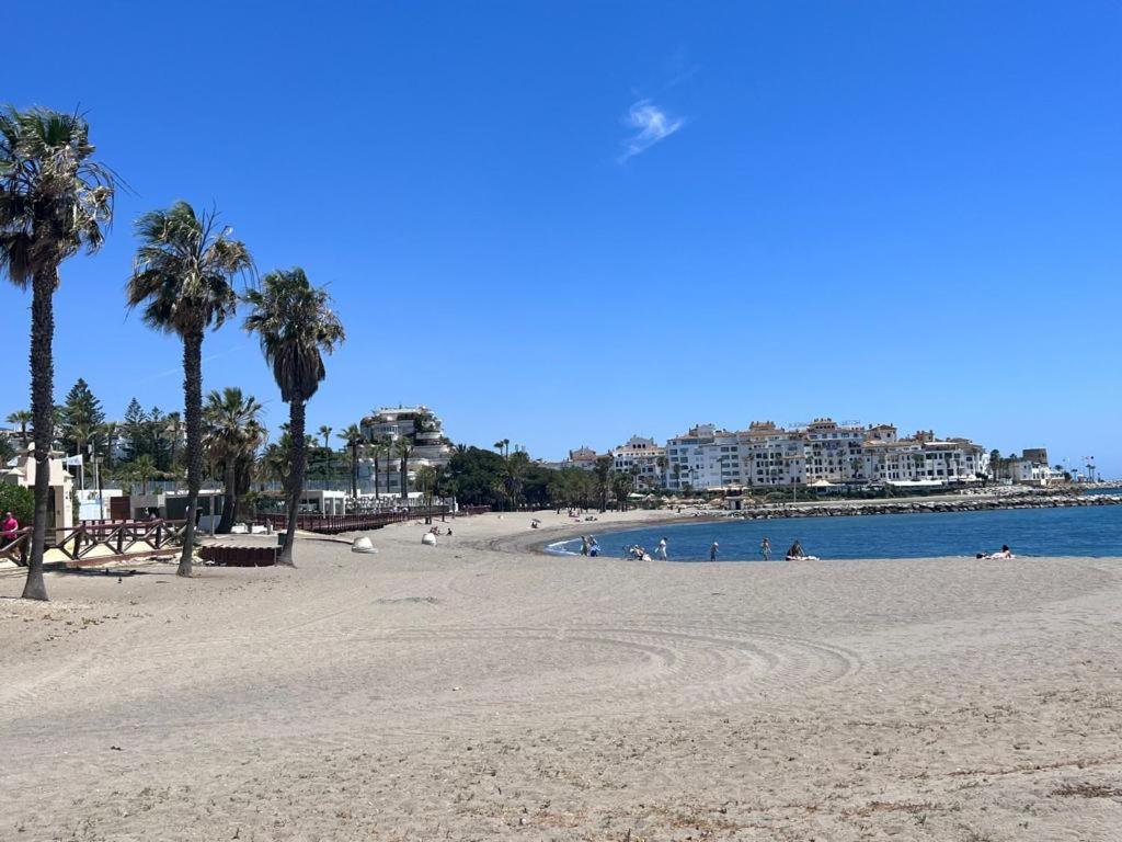 VILLA EN PRIMERA LINEA PLAYA