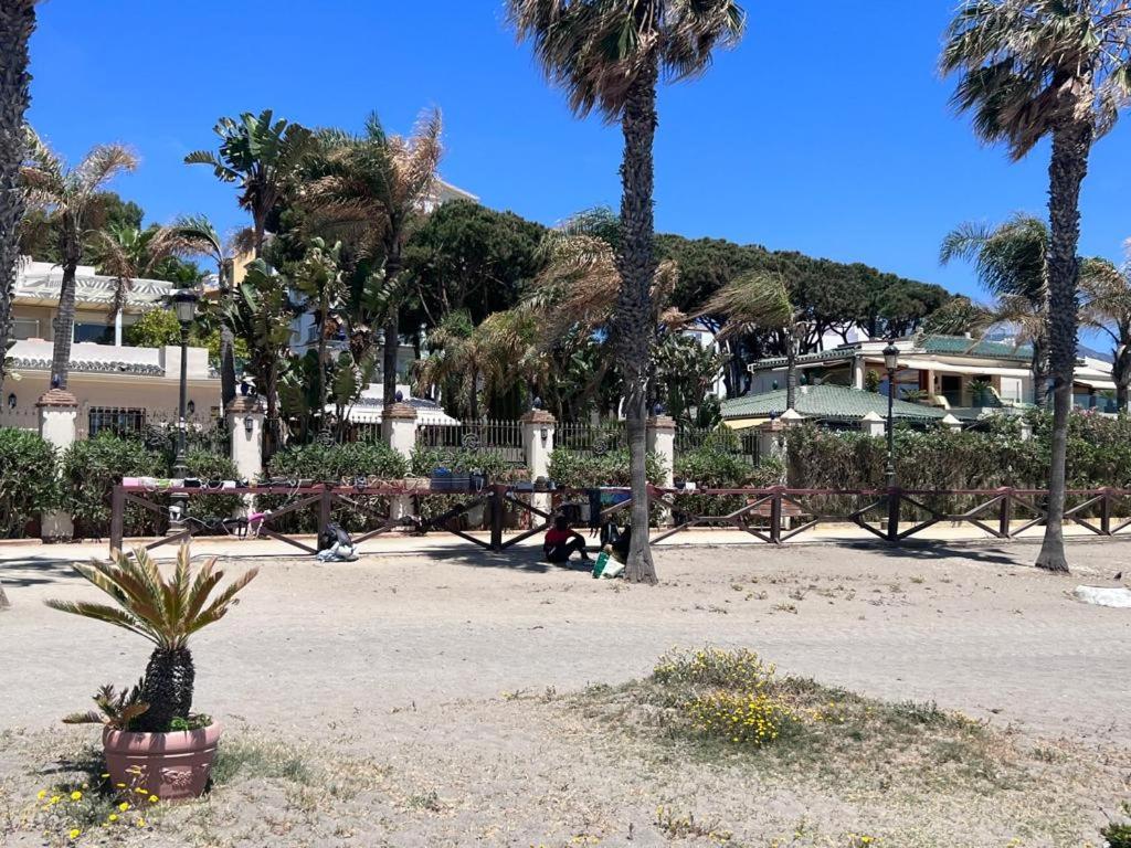 VILLA EN PRIMERA LINEA PLAYA