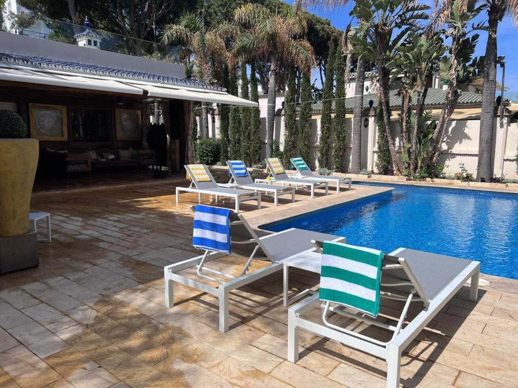 VILLA EN PRIMERA LINEA PLAYA