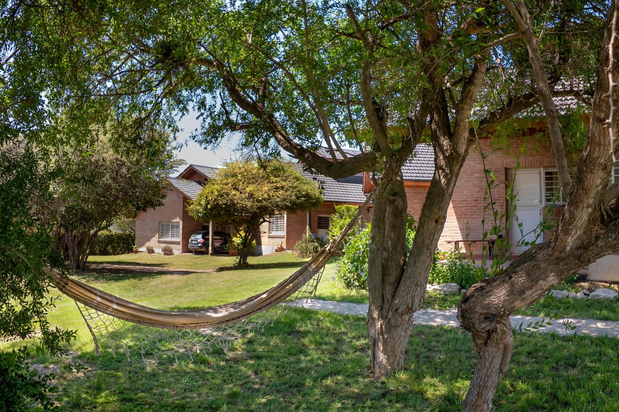 Casa Arboles De Tala con parque amplio