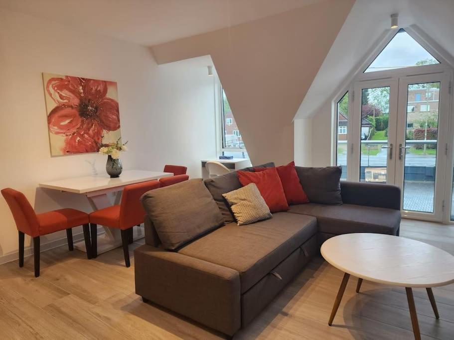 Paradigm Court, Brand New 1-Bedroom Flat (5), Oxford view 2