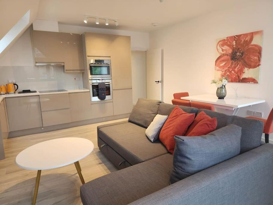 Paradigm Court, Brand New 1-Bedroom Flat (5), Oxford view 3
