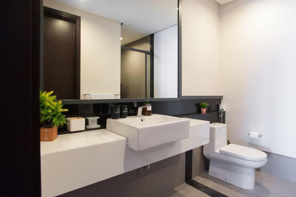 TTs HOME3 Mews 4-8Pax Pavilion KLCC Kuala Lumpur