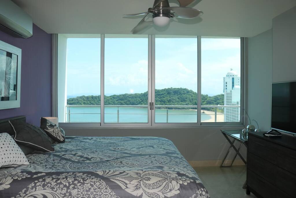 15B Stunning Oceanfront Views Panama Resort Life view 2