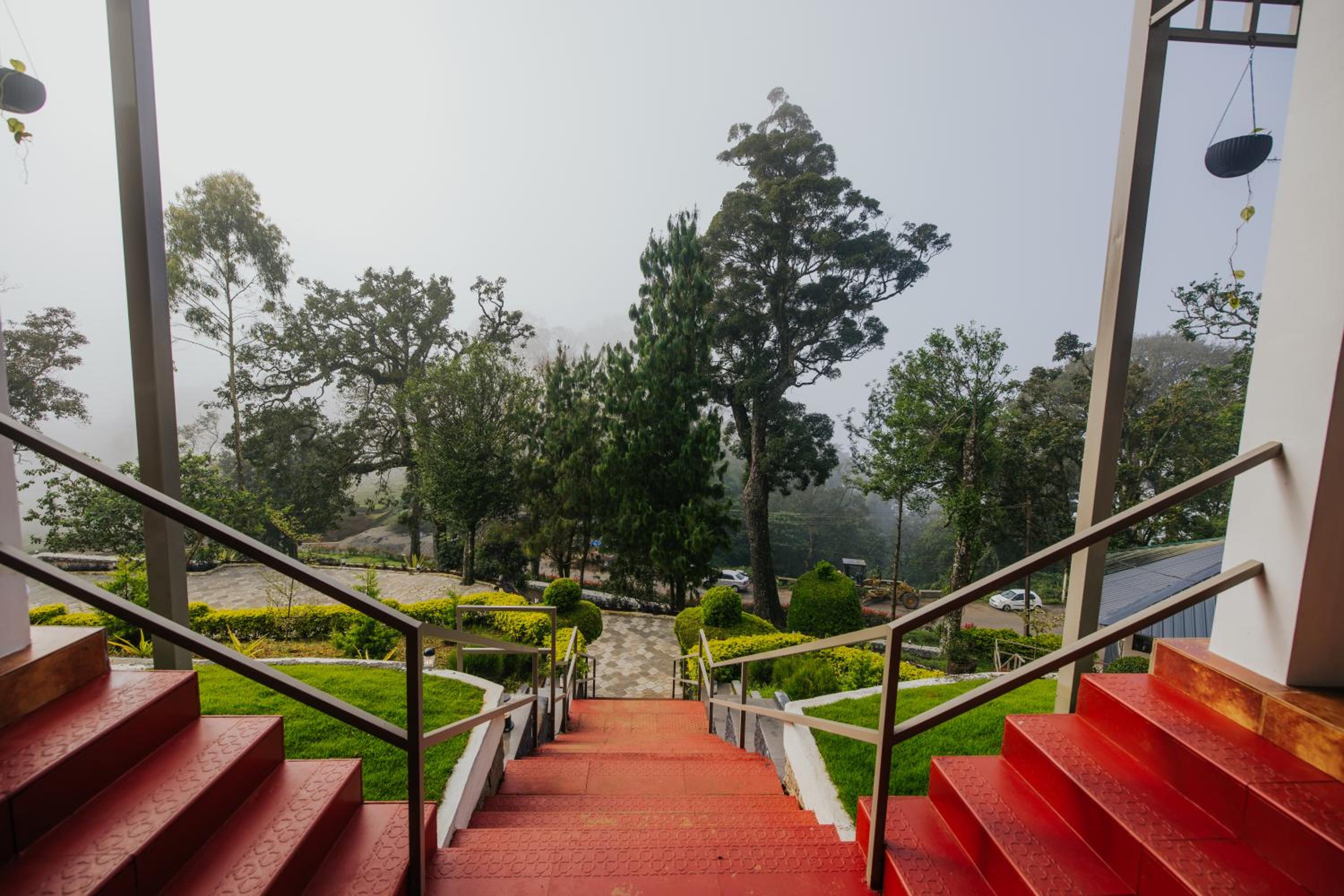 Misty Courtyard Resort