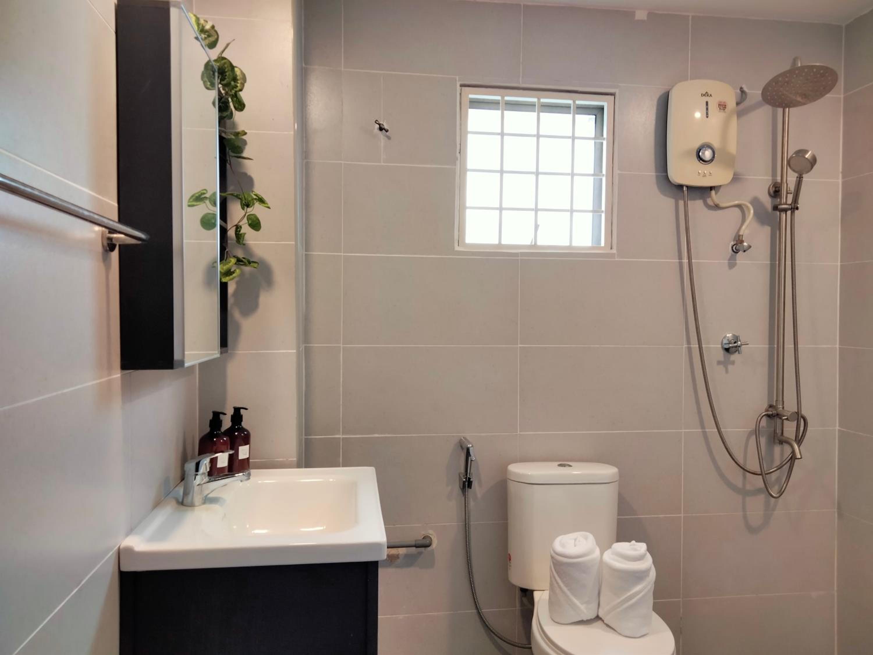 OUG Cozy 3Br 8-9pax 3storey townhouse Bukit OUG