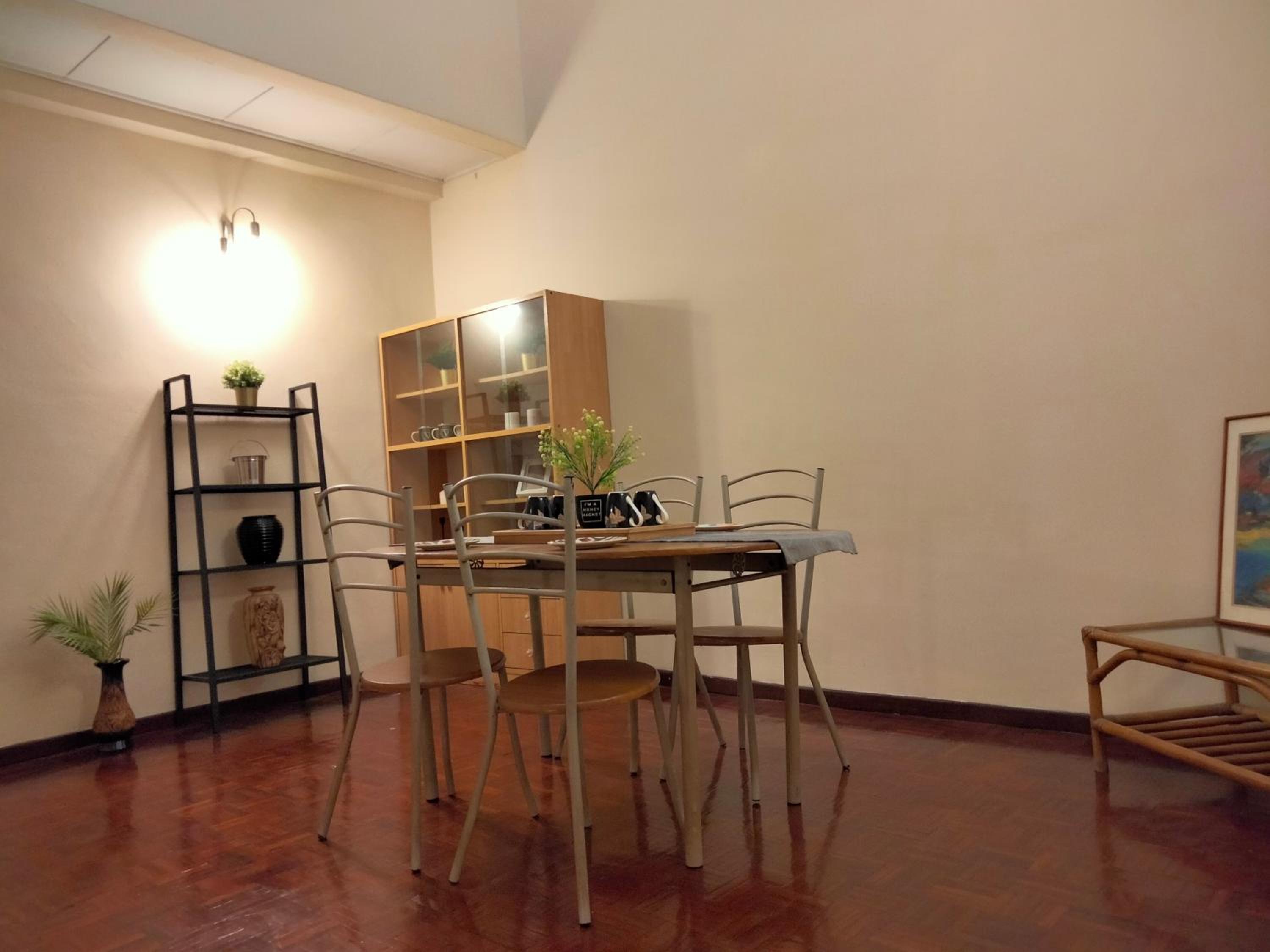 OUG Cozy 3Br 8-9pax 3storey townhouse Bukit OUG
