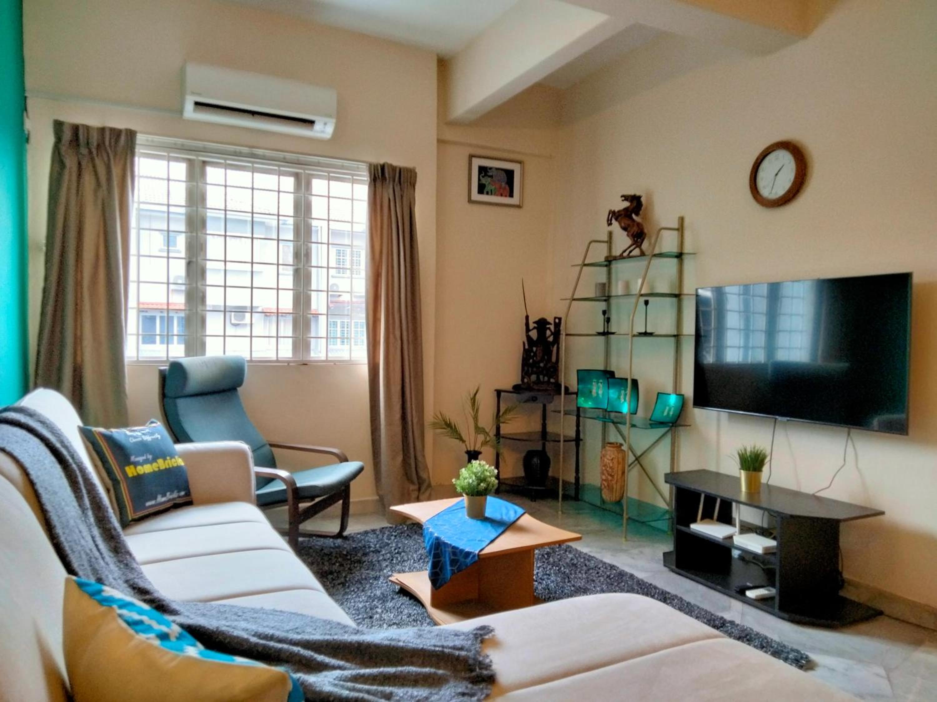 OUG Cozy 3Br 8-9pax 3storey townhouse Bukit OUG