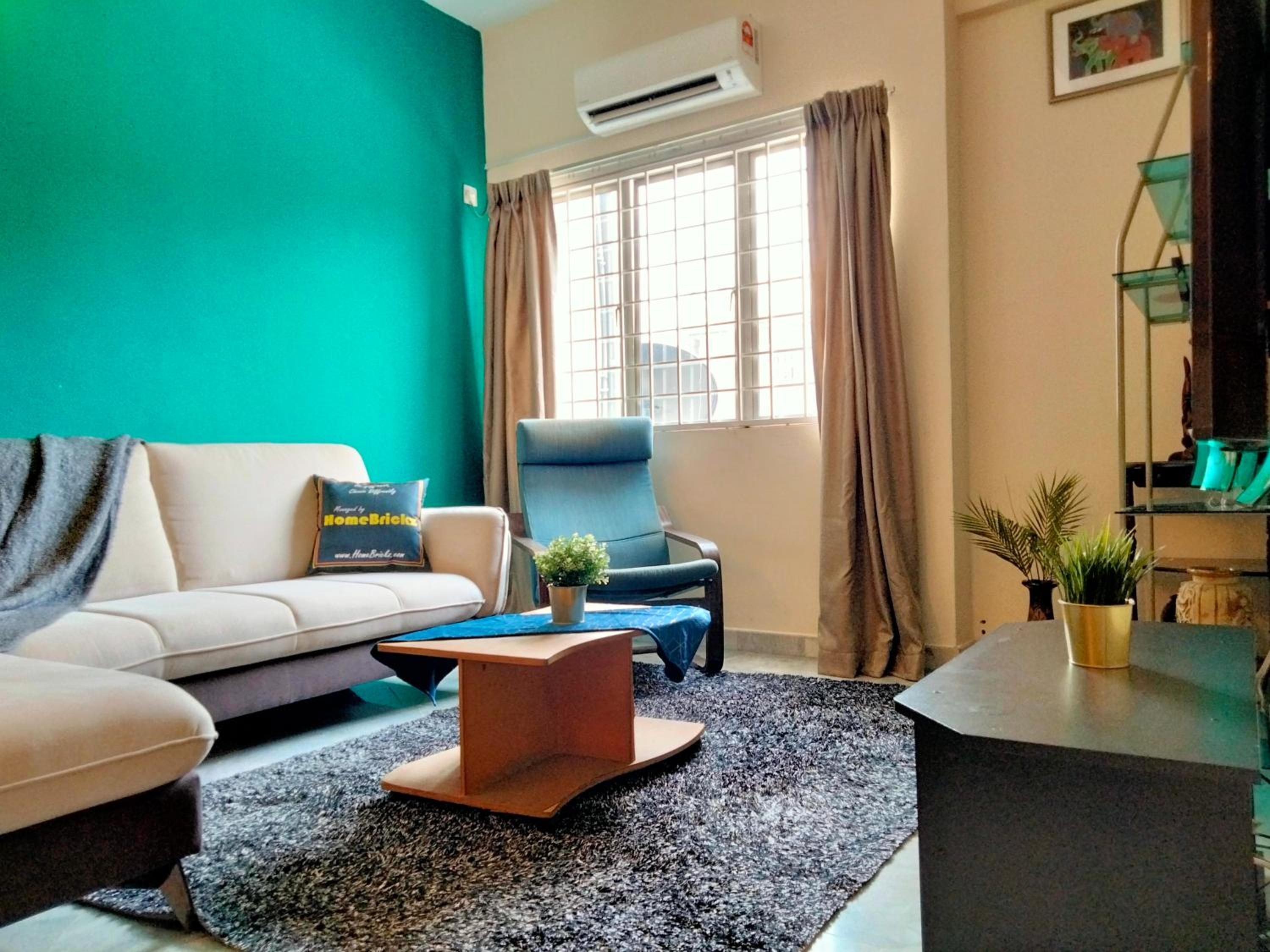 OUG Cozy 3Br 8-9pax 3storey townhouse Bukit OUG