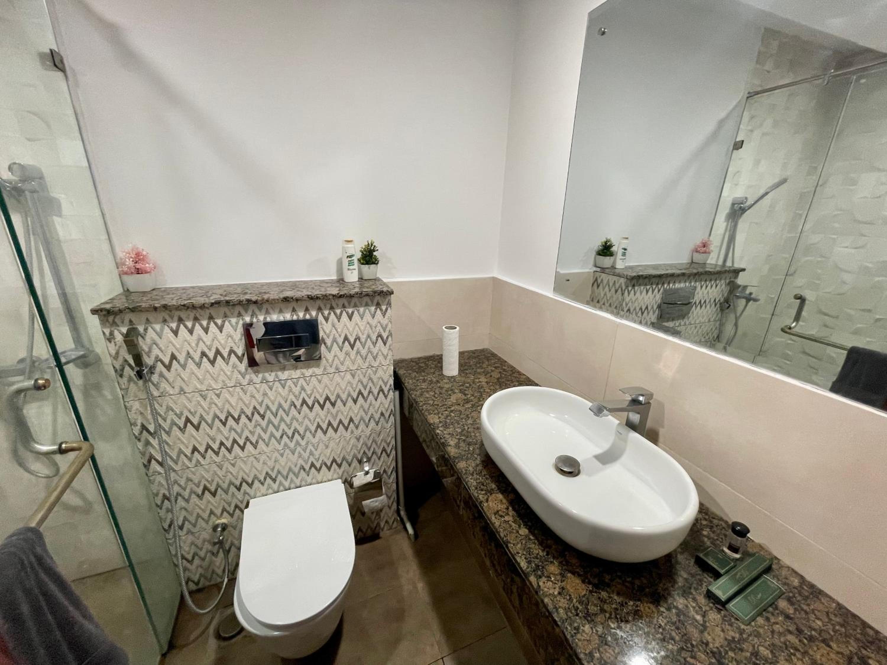 Gold Crest Air Reside Apartments view 4