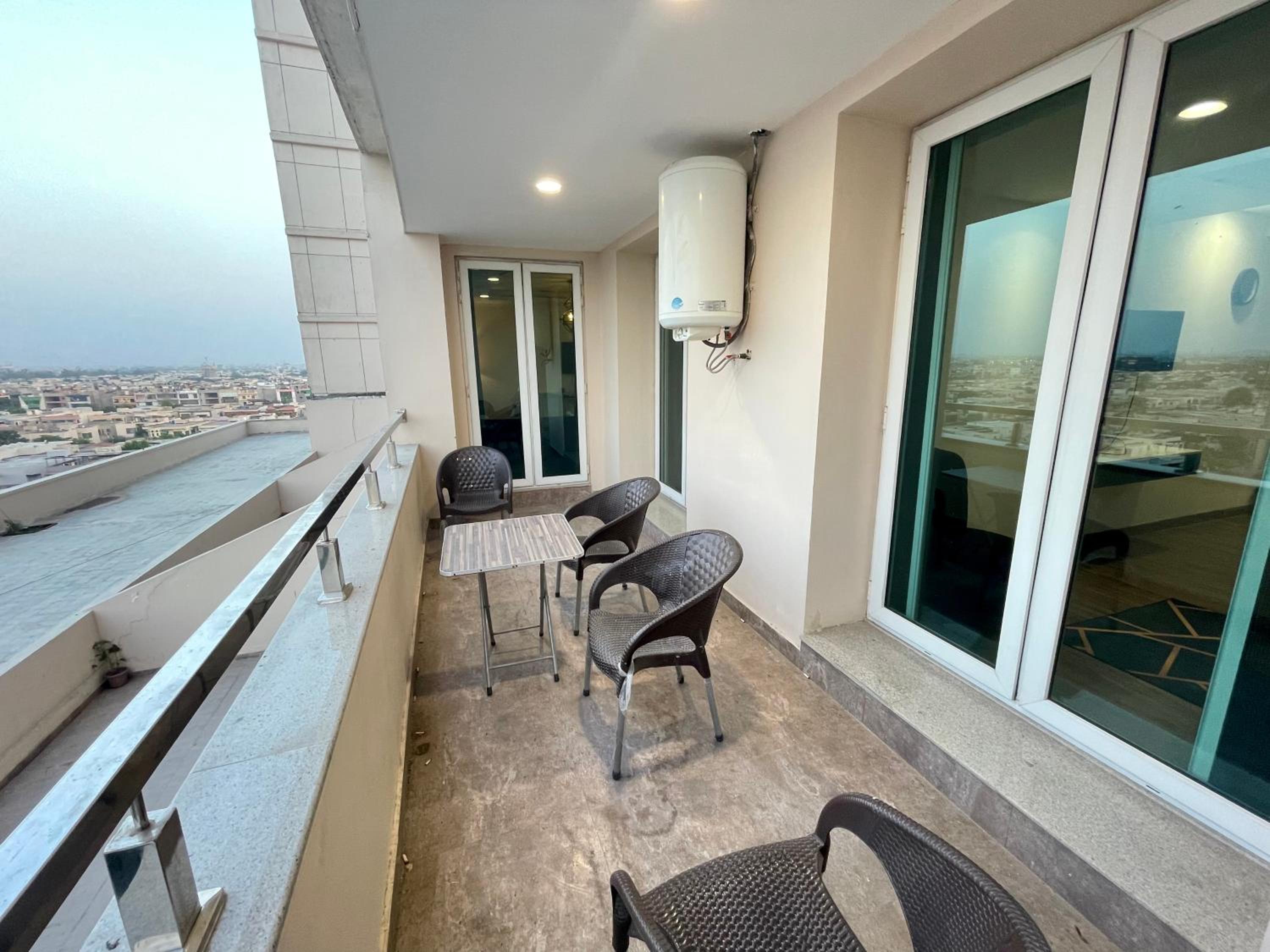 Gold Crest Air Reside Apartments view 5