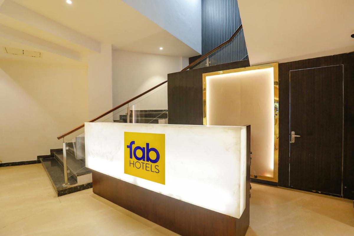 FabHotel Prime F9 Noida Sector 104